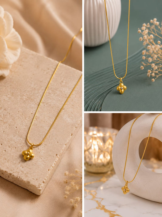 Elegant Floral Clover Pendant Necklace